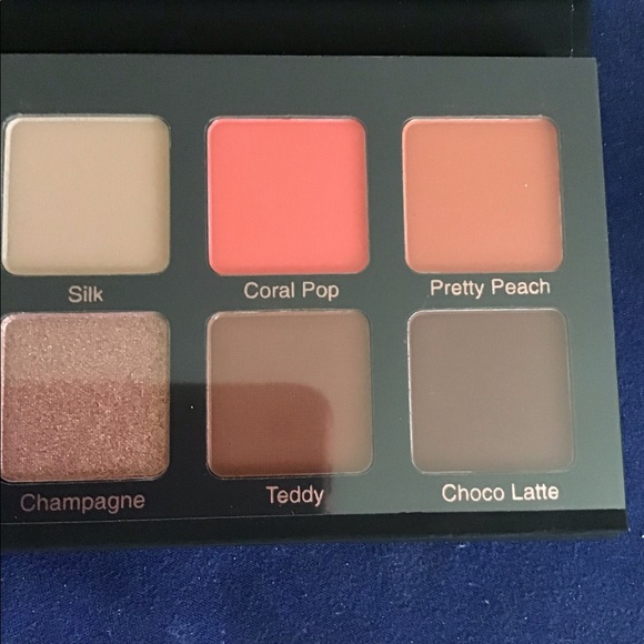 Violet Voss and SHAINA B. Miami Eyeshadow - Picture 3 of 5